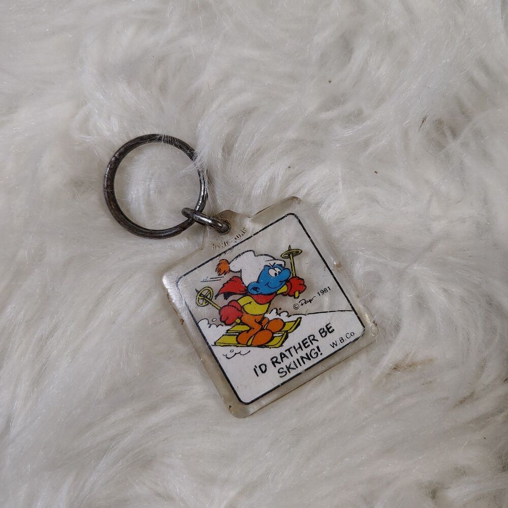 VTG 1981 Smurf "Id Rather Be Skiing!" Key Chain Made In Hong Kong